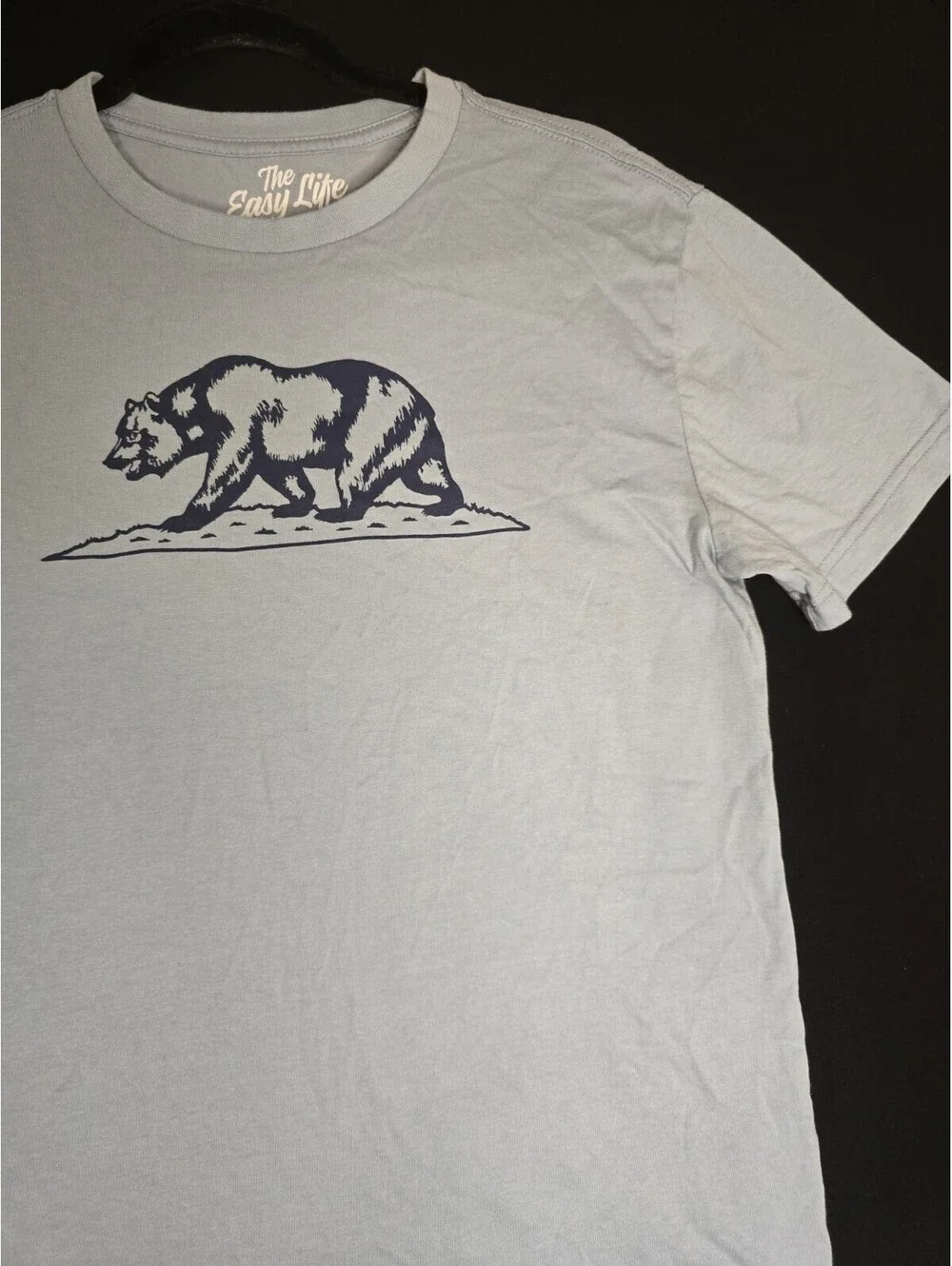 The Easy Life Jerry Leigh T-Shirt Mens Size S Navy Bear Hiking Outdoor Gear Tee